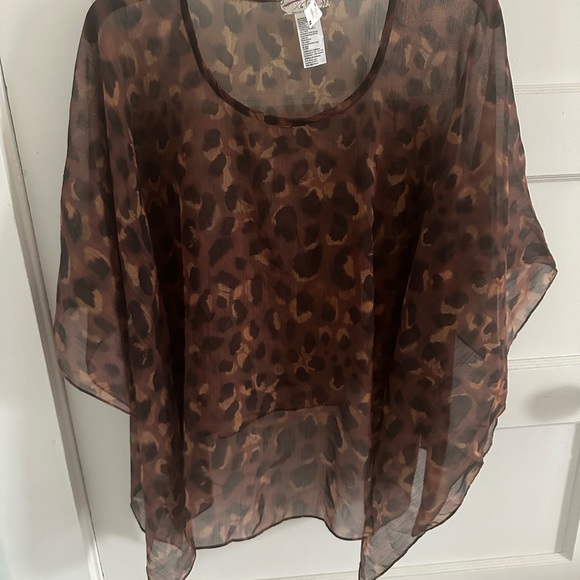 Free People Angel Wing Poncho in Leopard Print O/S - Picture 3 of 6